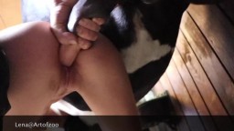 Девушка Лена под конём испытала оргазм. Порно с животным